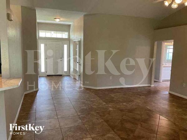 3102 Lucaya Ave - Photo 4 of 11