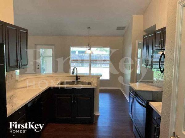 3102 Lucaya Ave - Photo 5 of 11