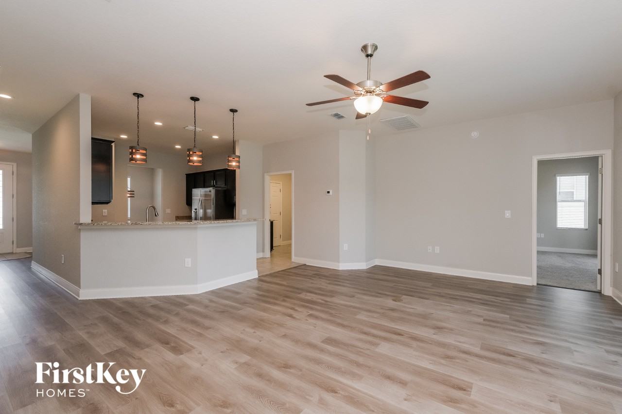 5812 Valentino Way - Photo 2 of 15