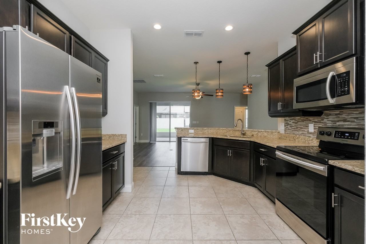 5812 Valentino Way - Photo 5 of 15