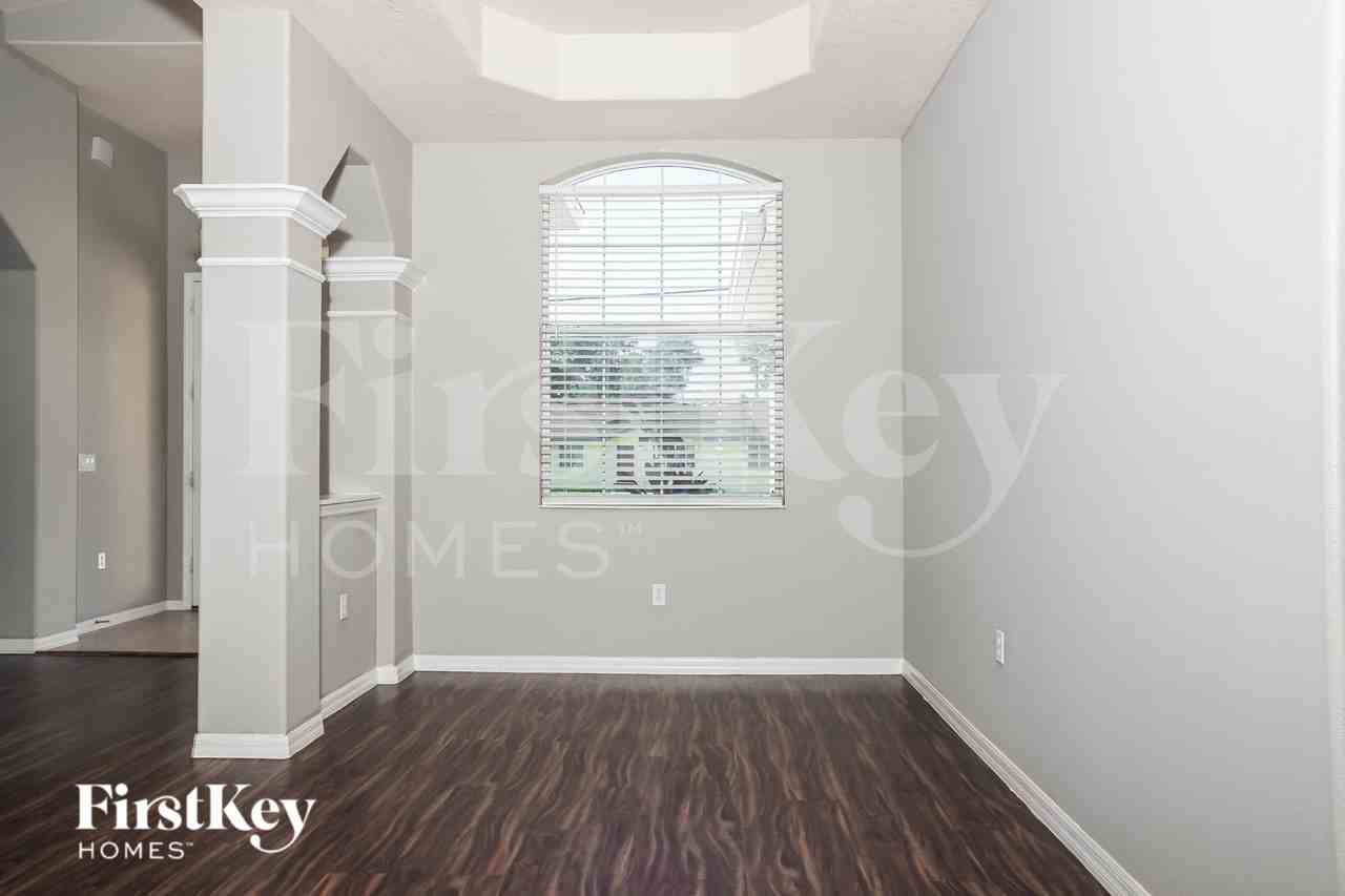 5108 Sylvania Ave - Photo 4 of 16