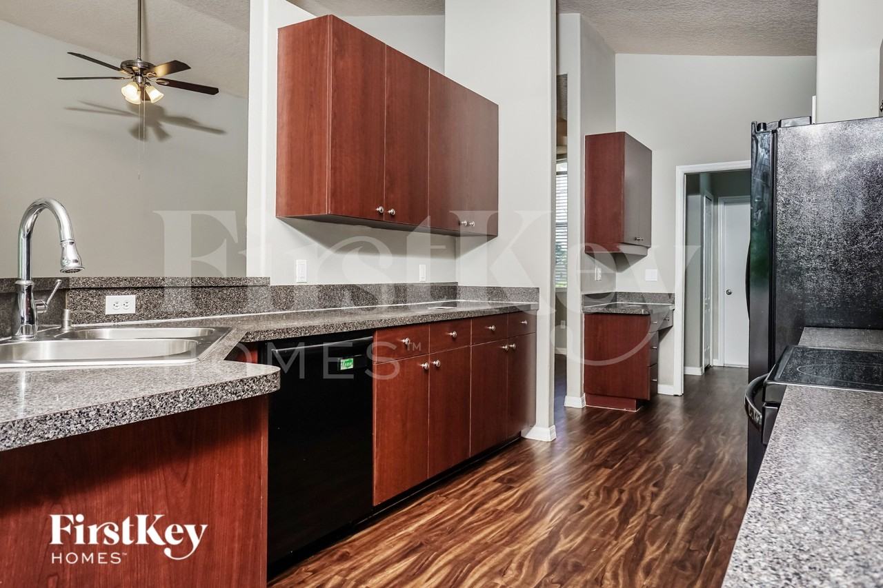 5108 Sylvania Ave - Photo 6 of 16