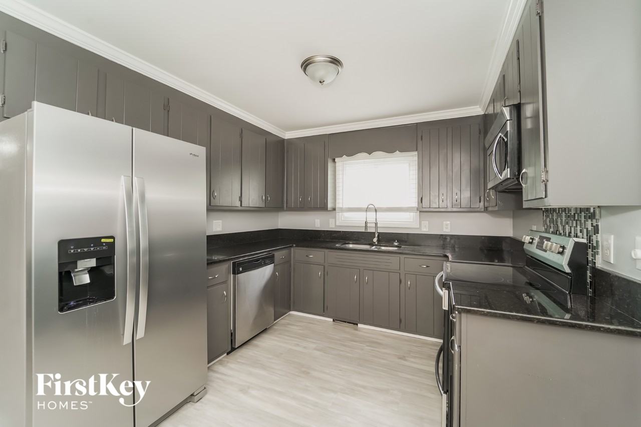 4039 Seaforth Dr - Photo 6 of 15