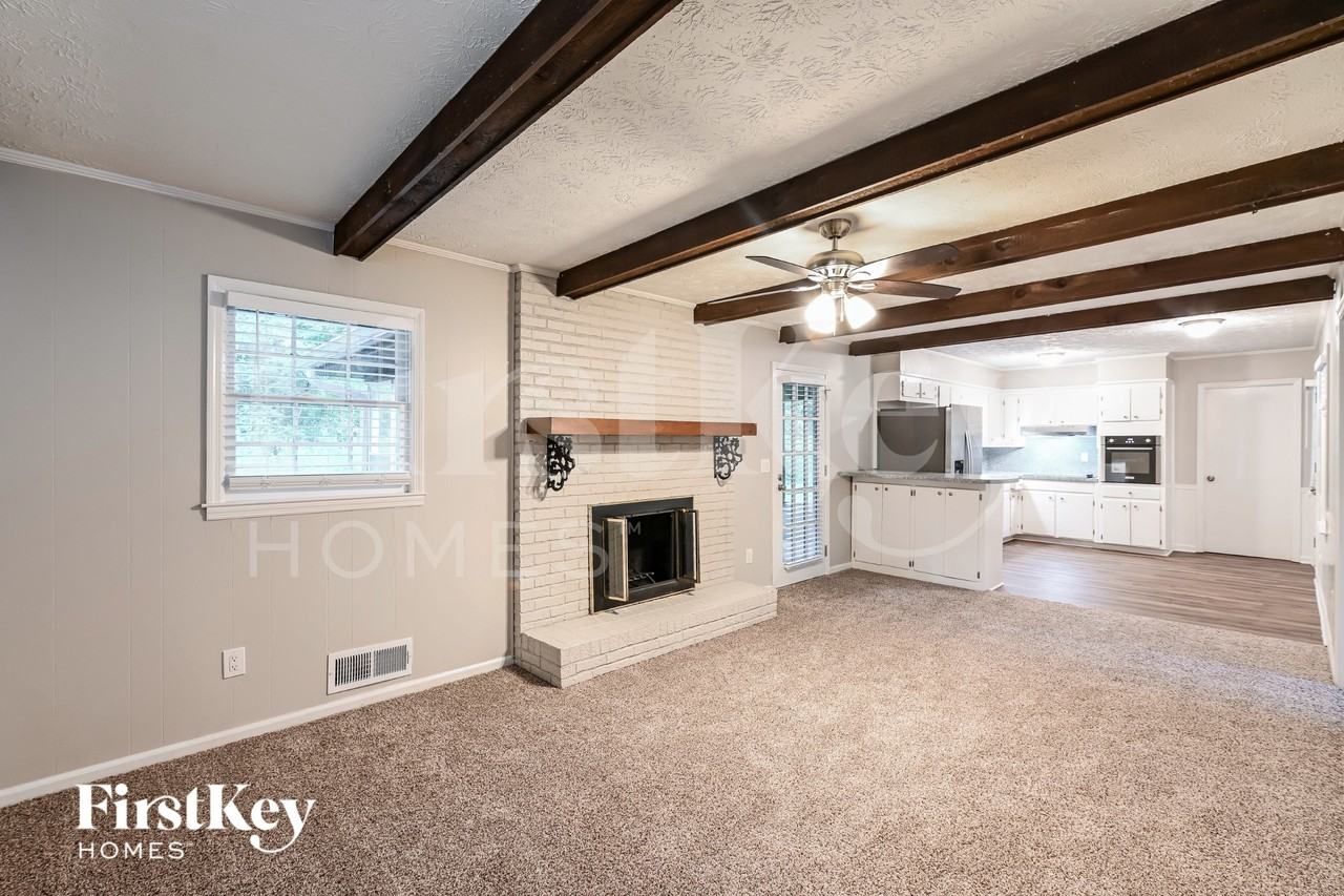 4353 Hale Pl Sw - Photo 3 of 15