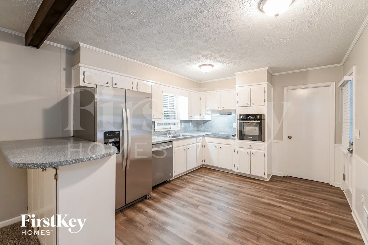 4353 Hale Pl Sw - Photo 4 of 15