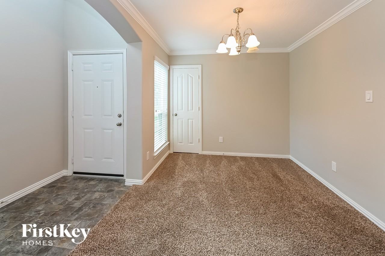 2919 Chaplin Place Dr - Photo 6 of 15