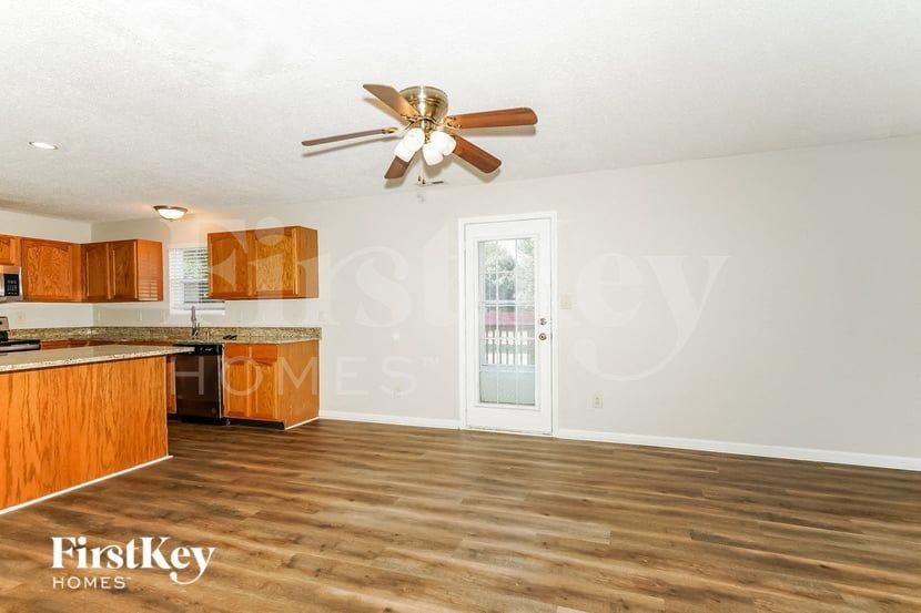1177 Alder Rd - Photo 4 of 15