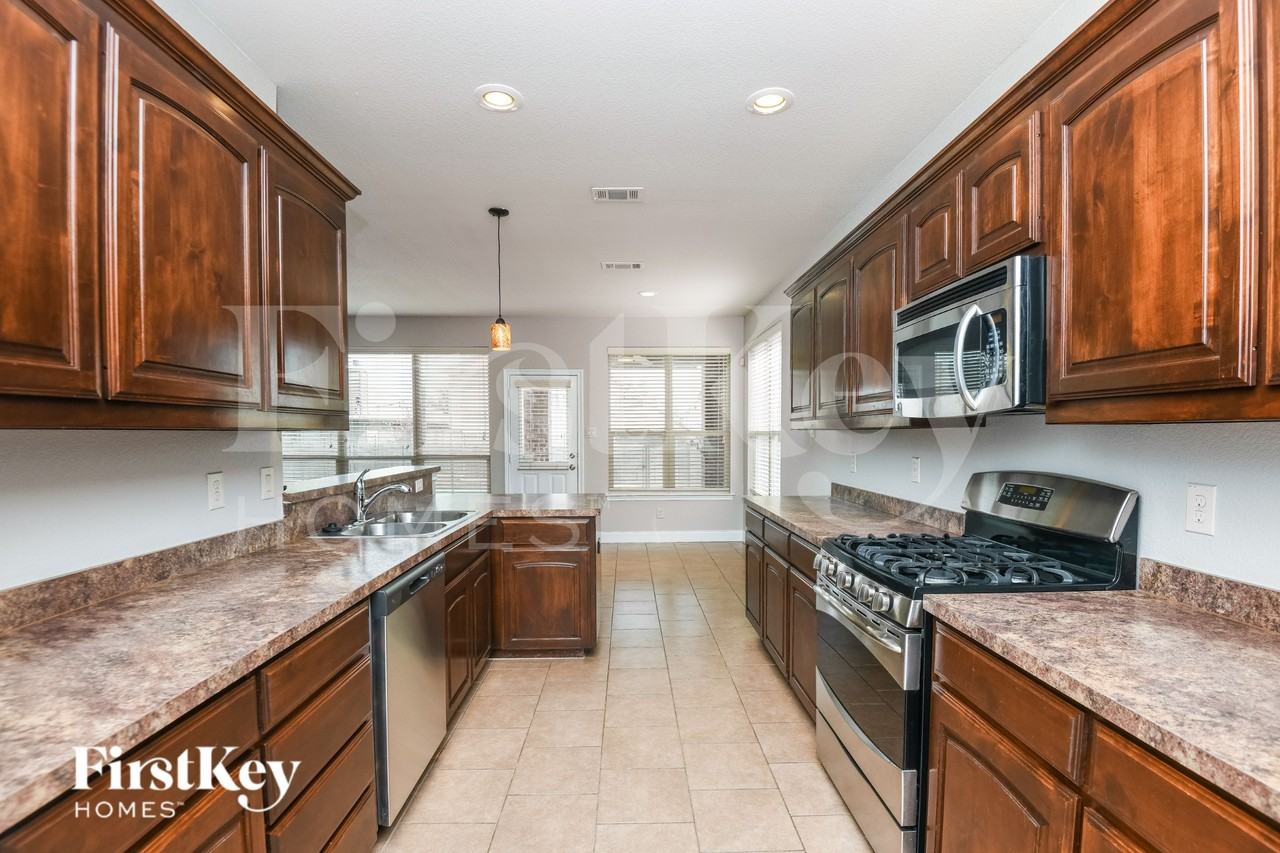 3017 Beaver Creek Dr - Photo 5 of 16