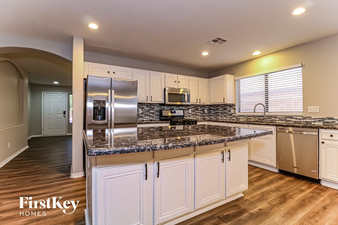 16032 N 159th Ln - Photo 6 of 15