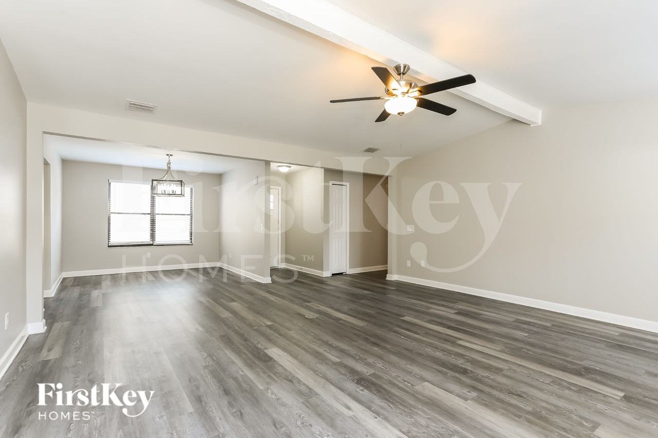 10771 Knottingby Dr - Photo 3 of 16