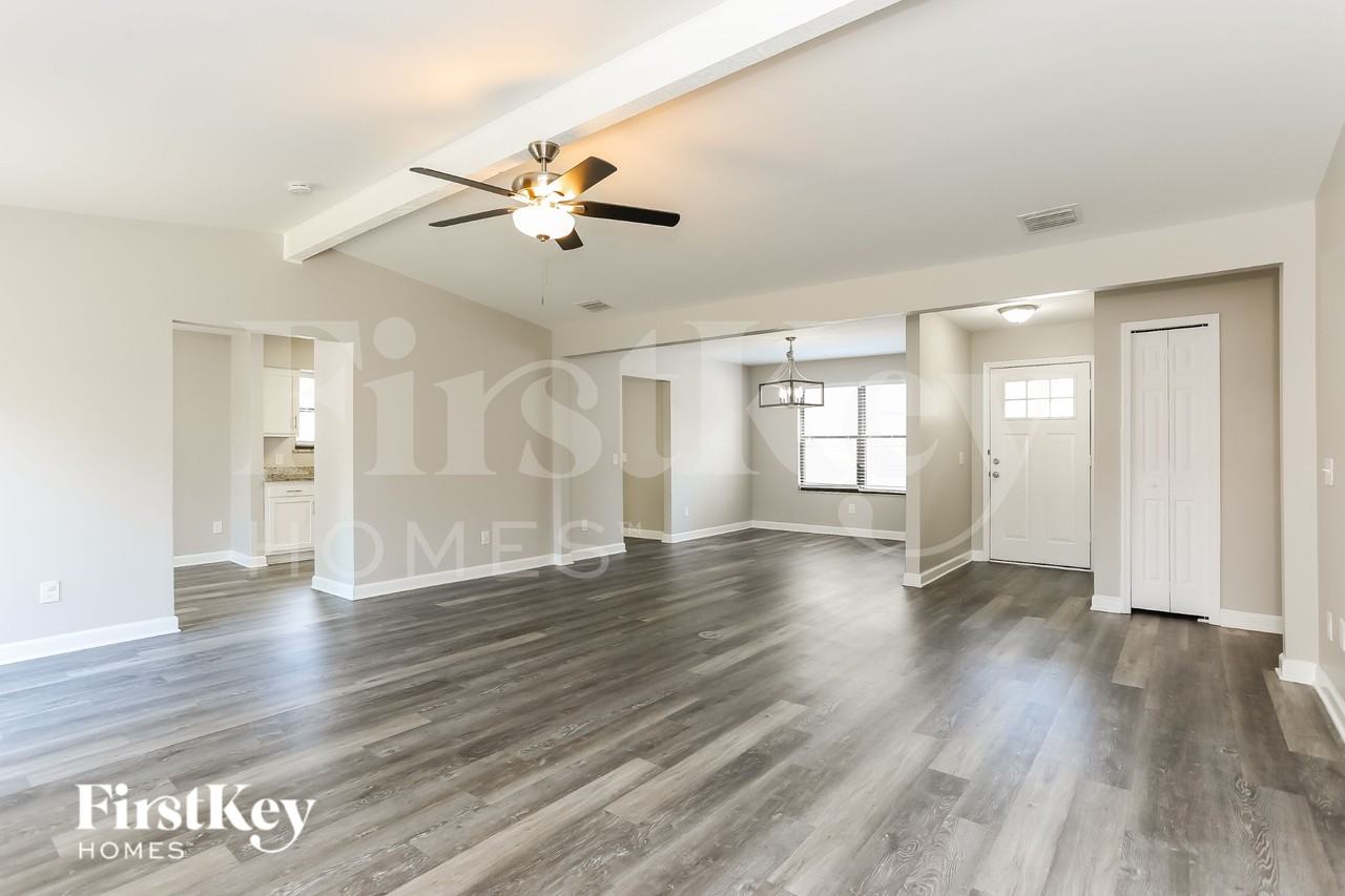 10771 Knottingby Dr - Photo 4 of 16