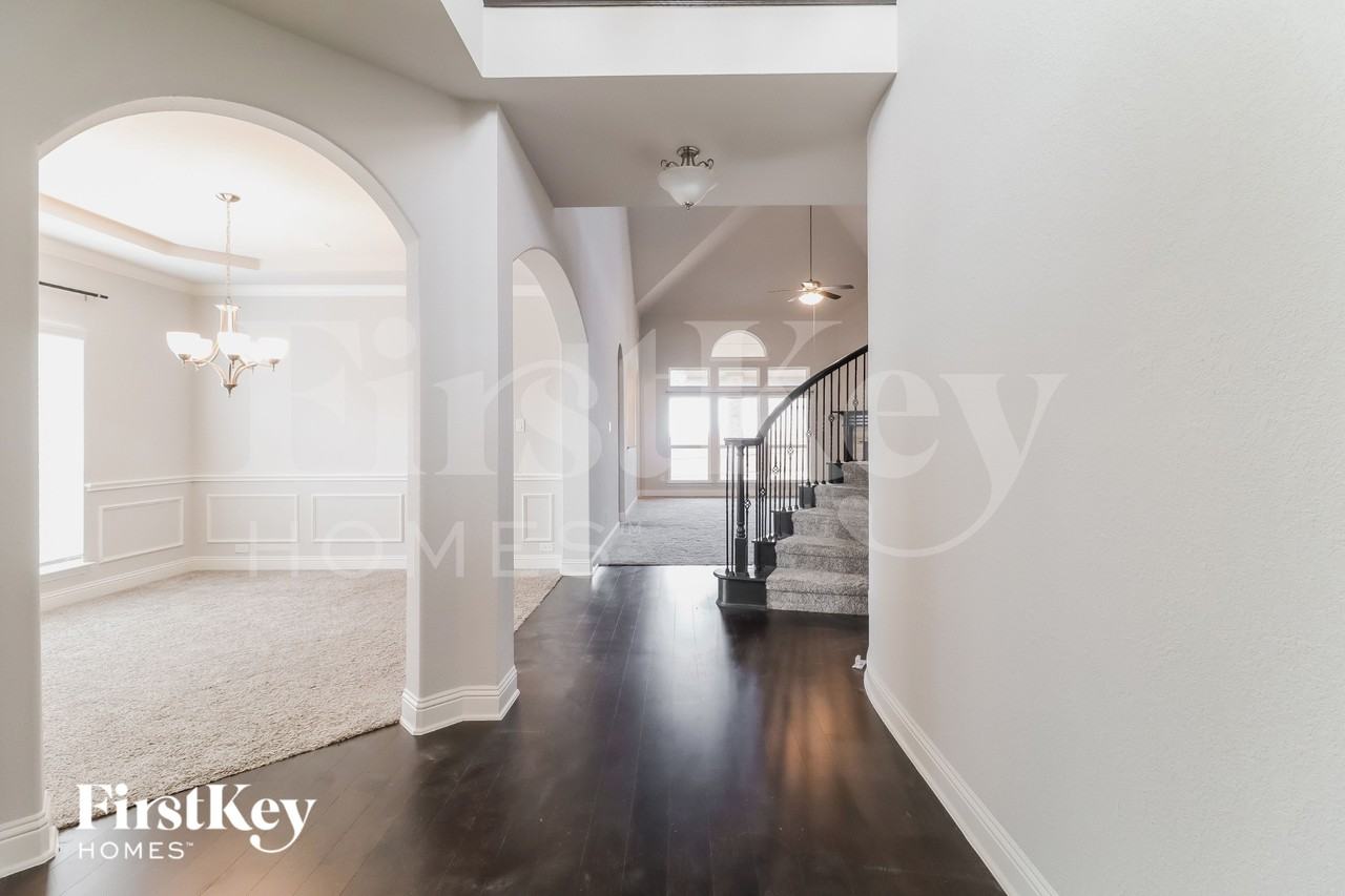6508 Glenwick Dr - Photo 2 of 15