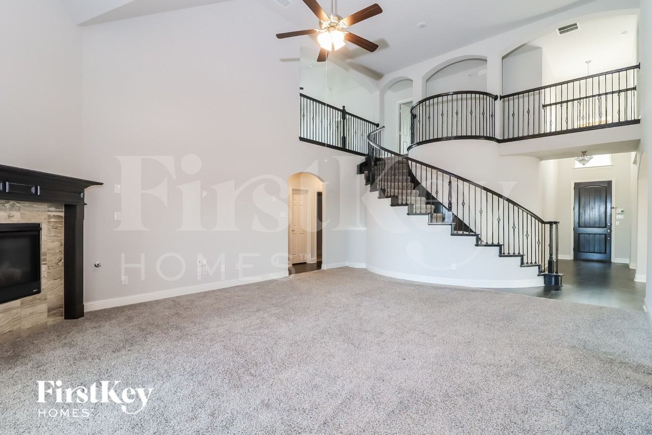 6508 Glenwick Dr - Photo 4 of 15