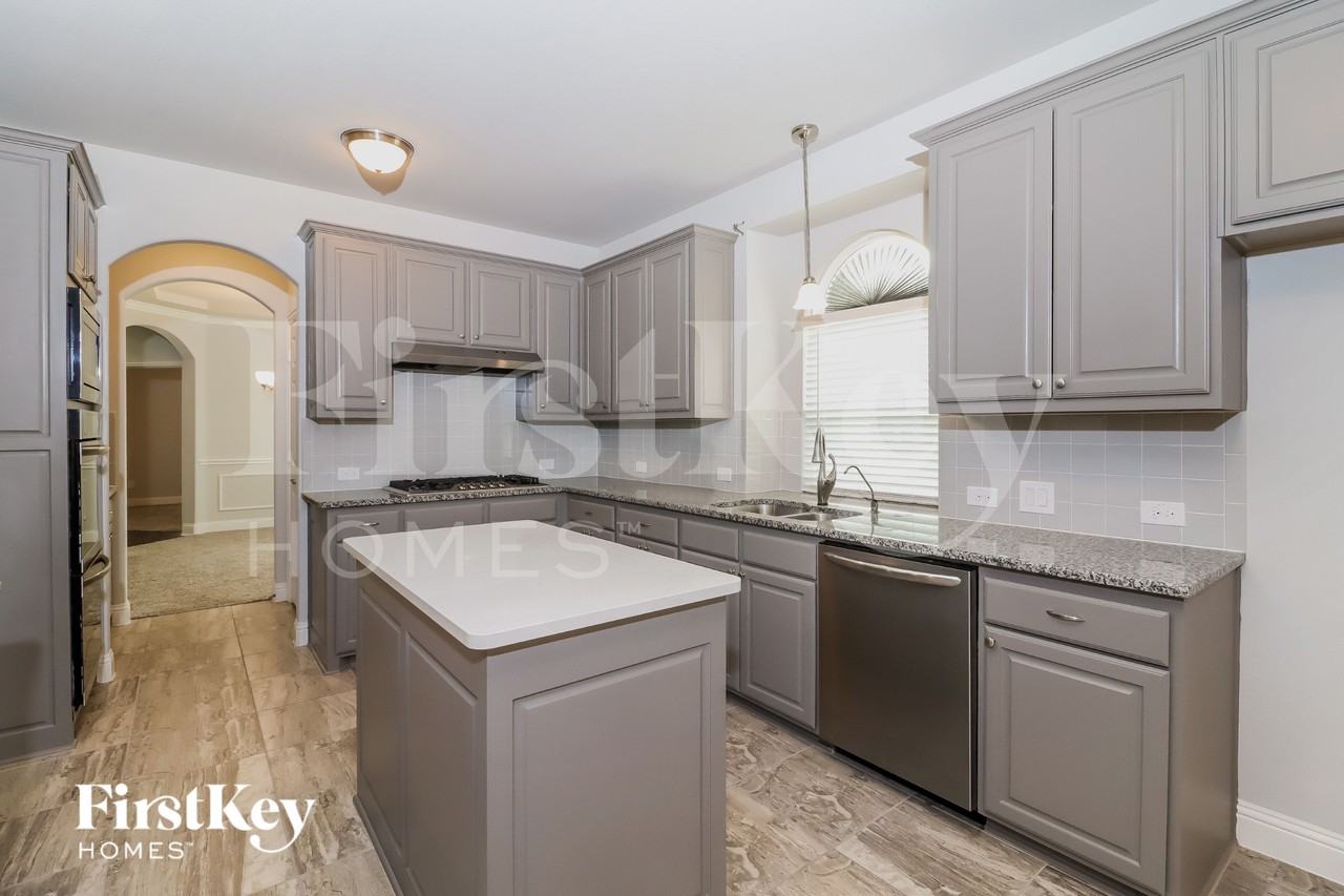 6508 Glenwick Dr - Photo 7 of 15