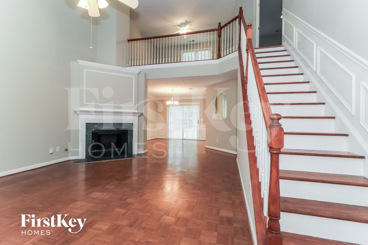 347 Weatherstone Pl - Photo 4 of 15