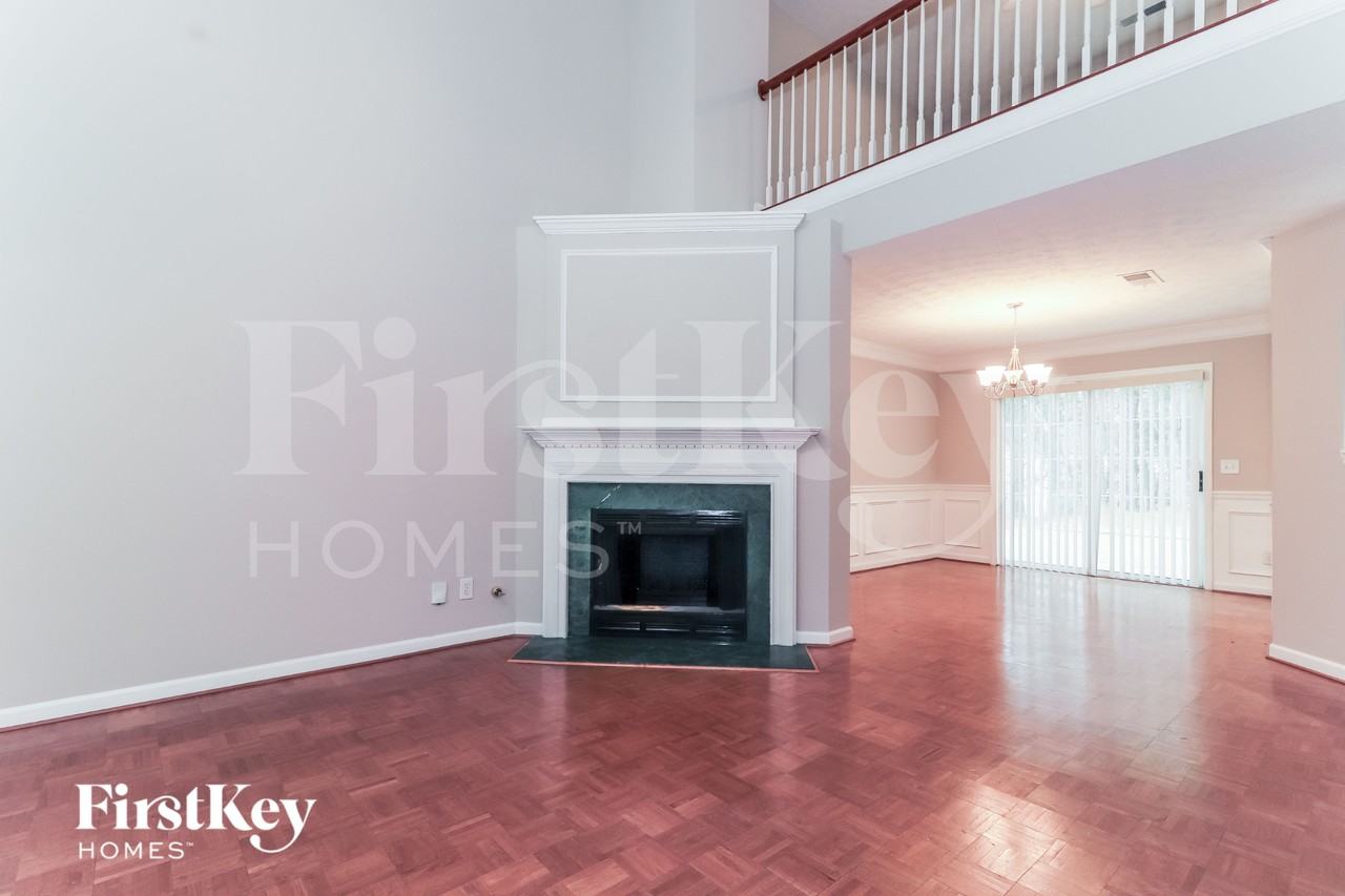 347 Weatherstone Pl - Photo 5 of 15