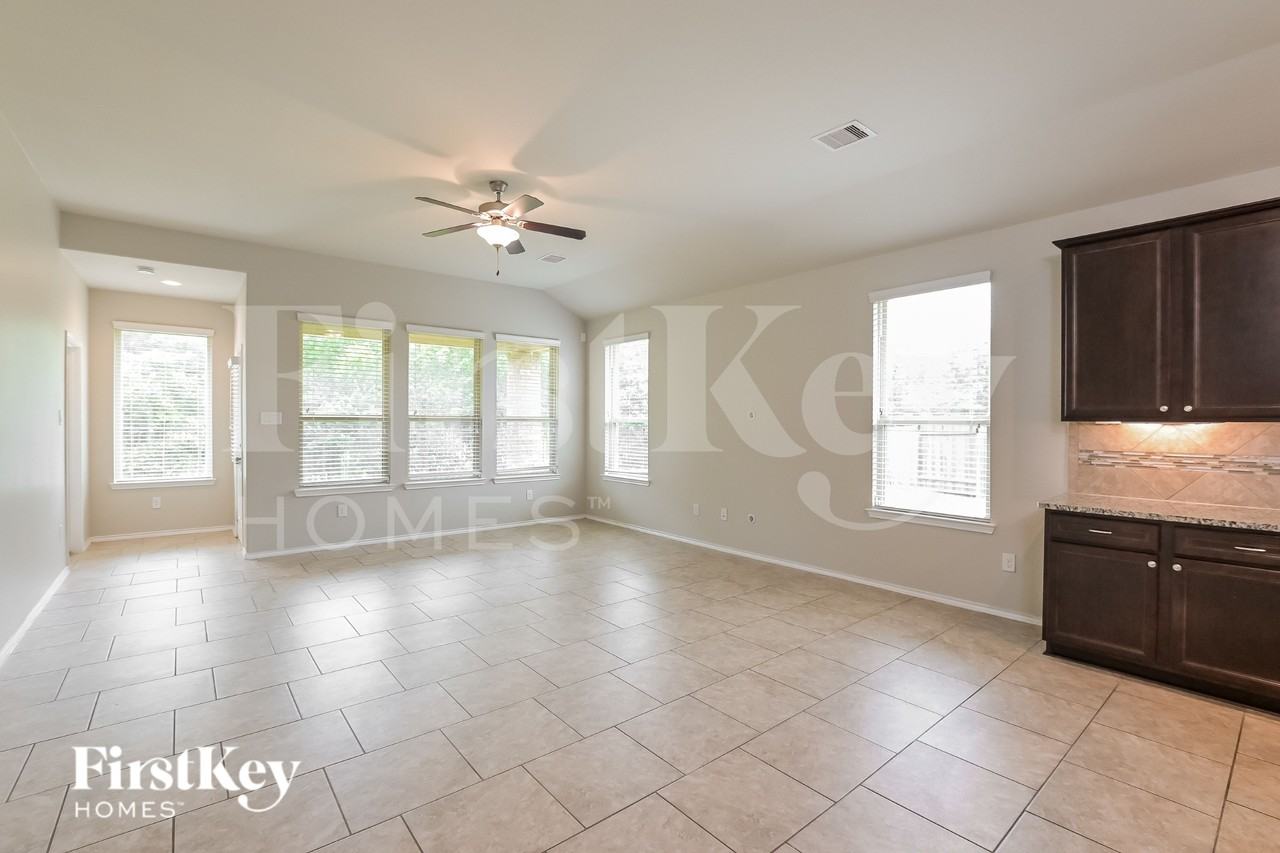4711 Creekside Haven Trl - Photo 3 of 16