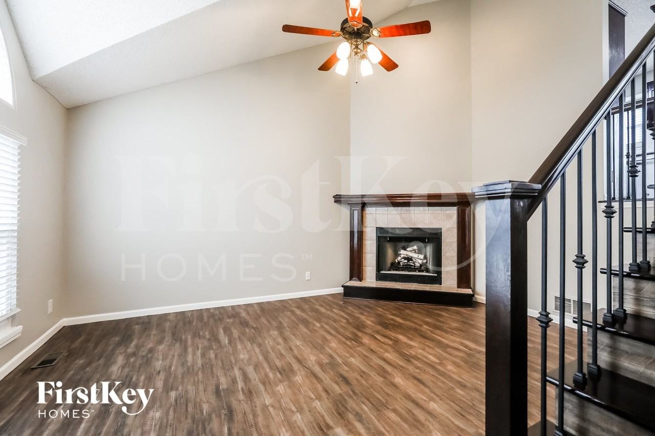 8688 Ne 110th St - Photo 3 of 15