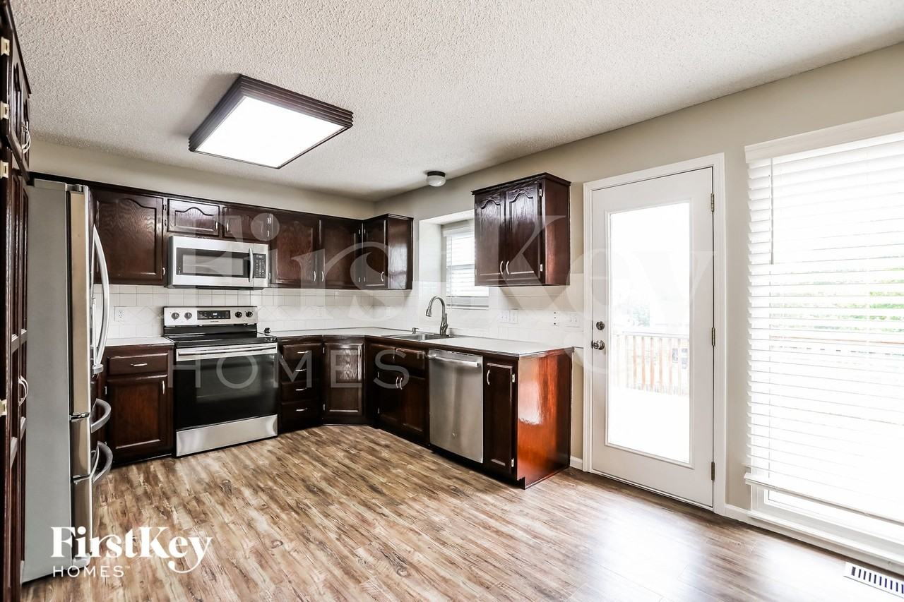 8688 Ne 110th St - Photo 5 of 15