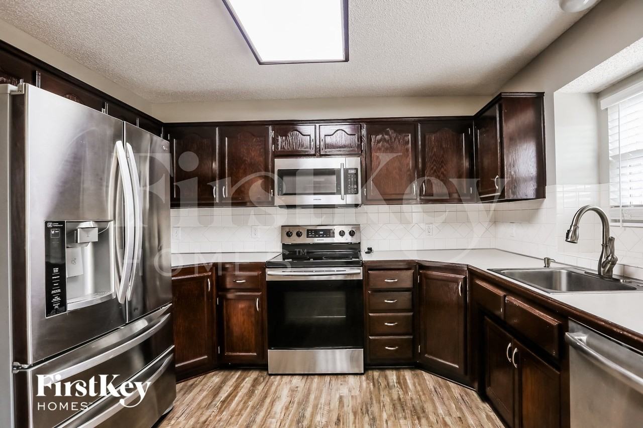 8688 Ne 110th St - Photo 6 of 15