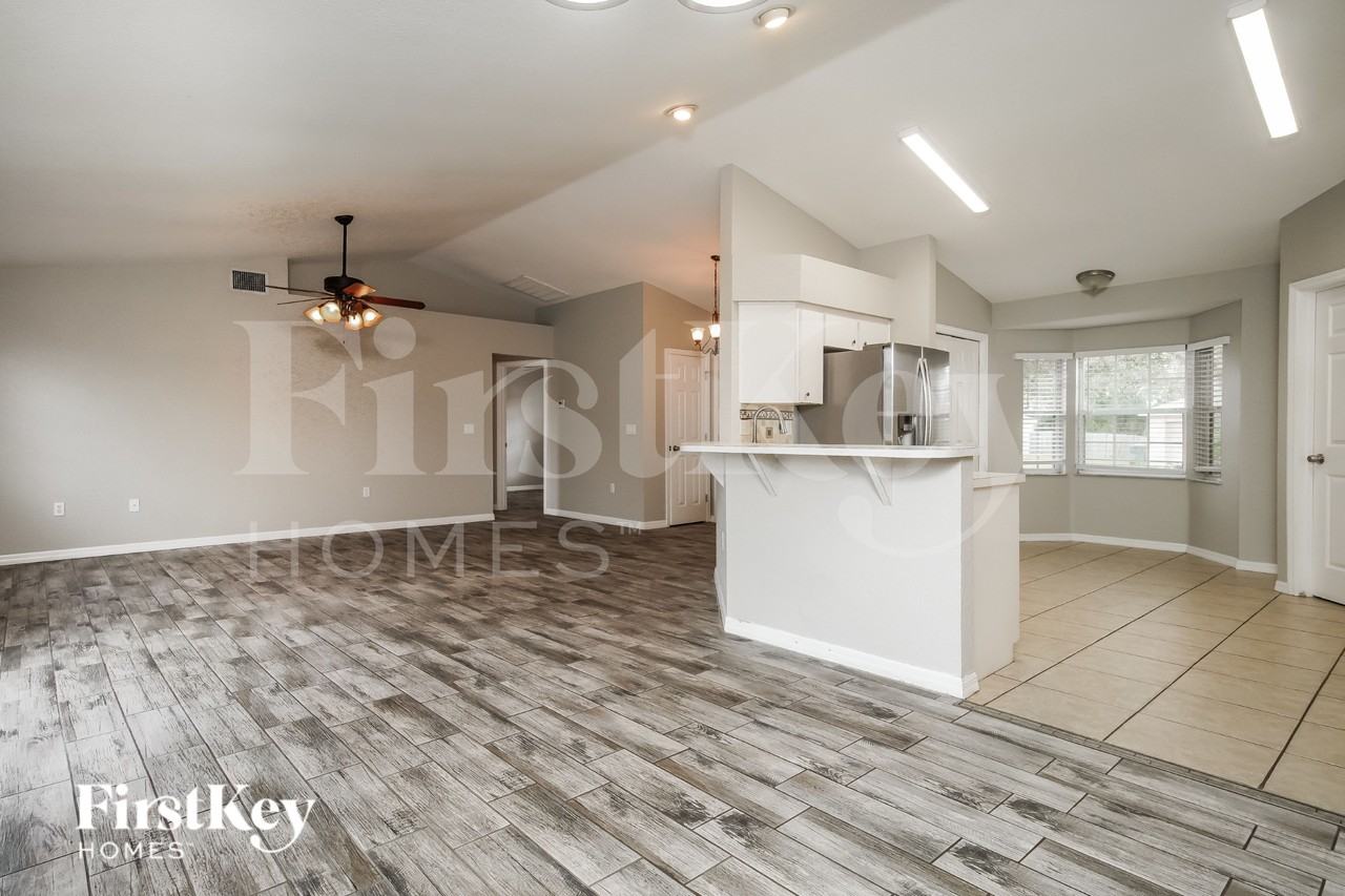 835 Summer Glen Dr - Photo 5 of 15