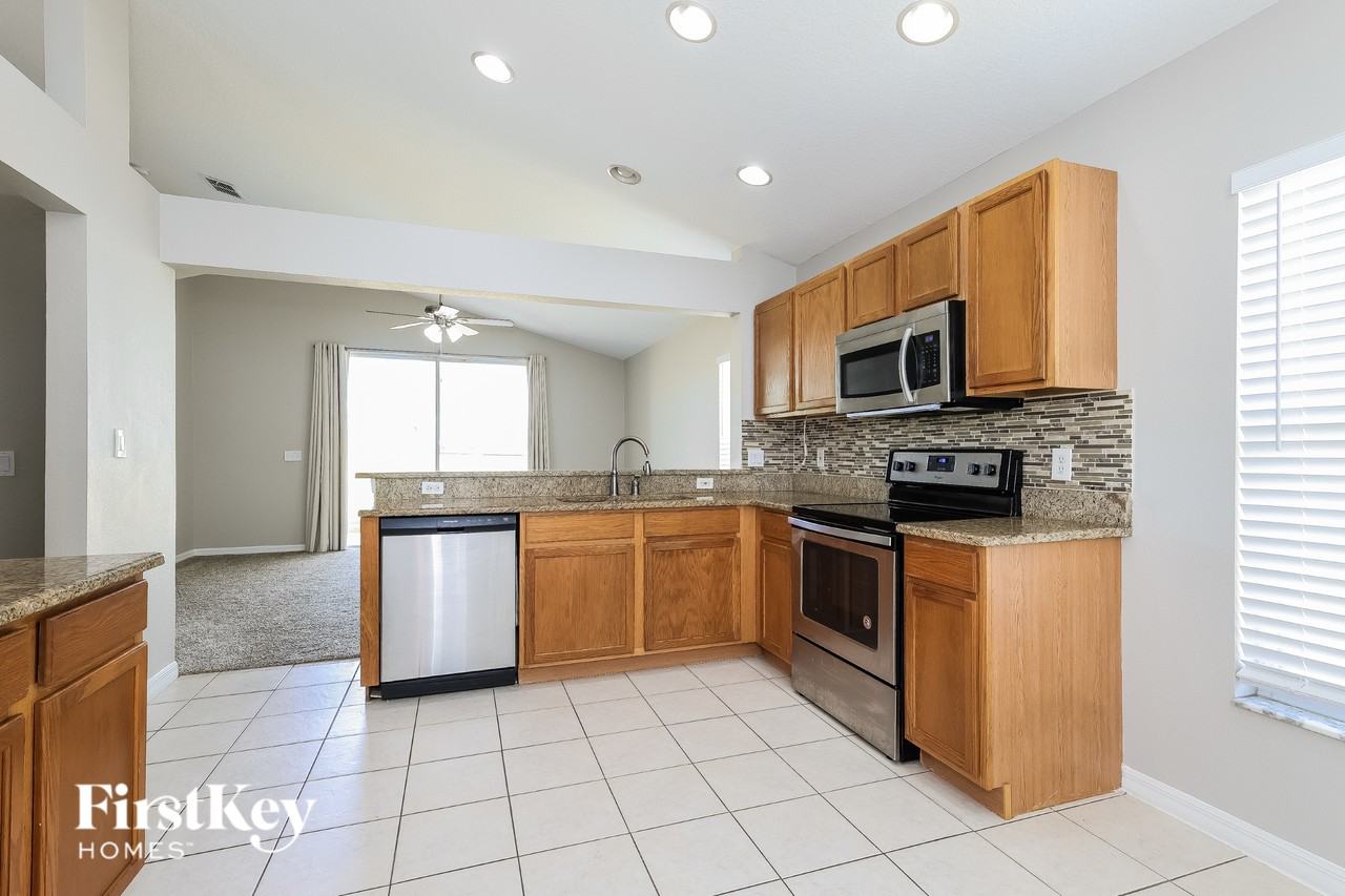 745 Troon Cir - Photo 7 of 16