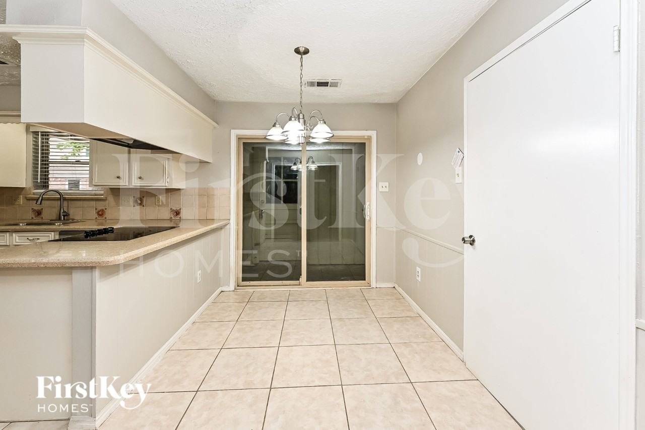 16911 Memorial Oaks Ln - Photo 5 of 16