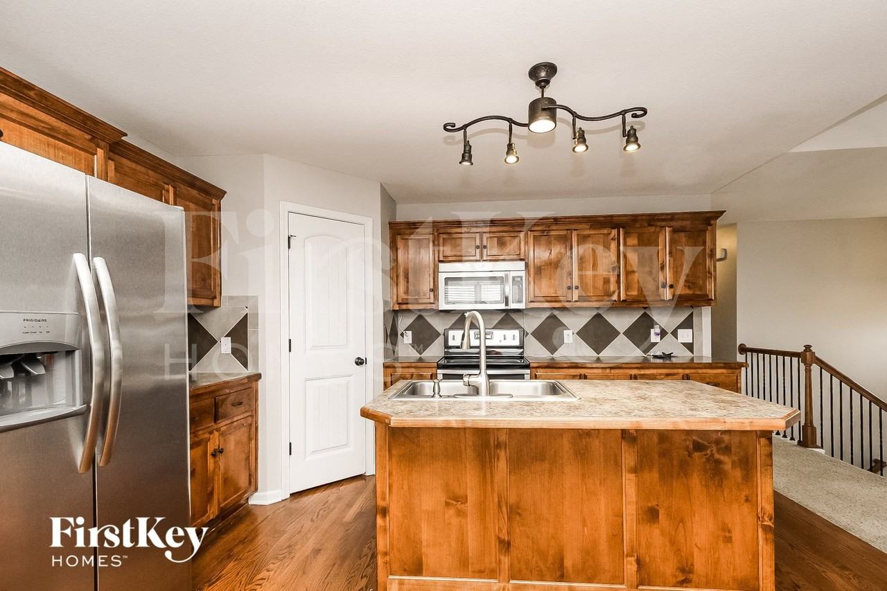 8500 N Kensington Ave - Photo 6 of 15