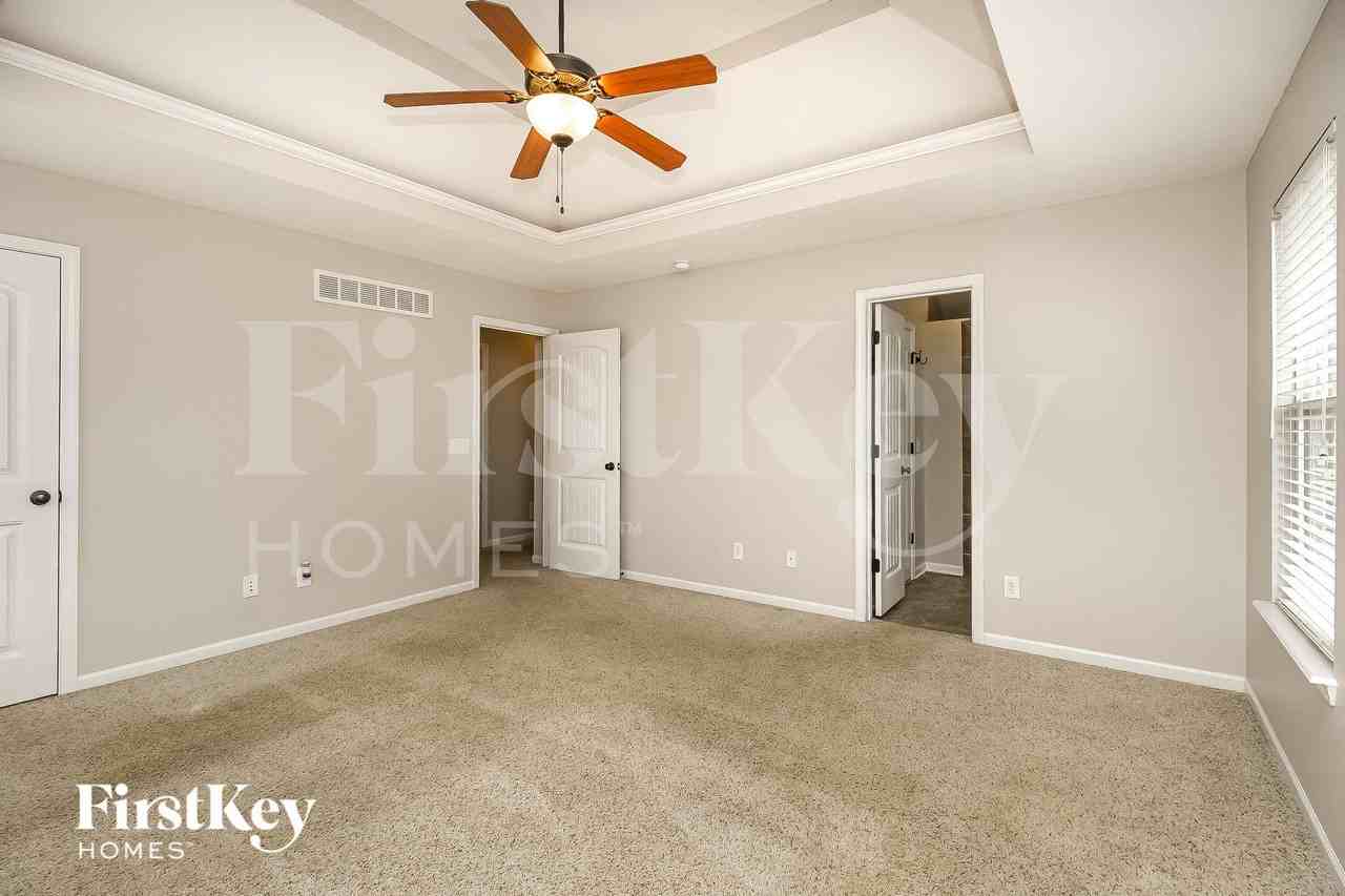 8500 N Kensington Ave - Photo 7 of 15