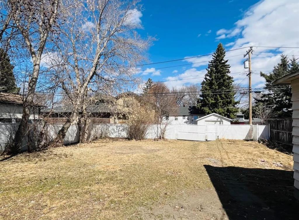 428 32 Ave Nw #1 - Photo 2 of 13