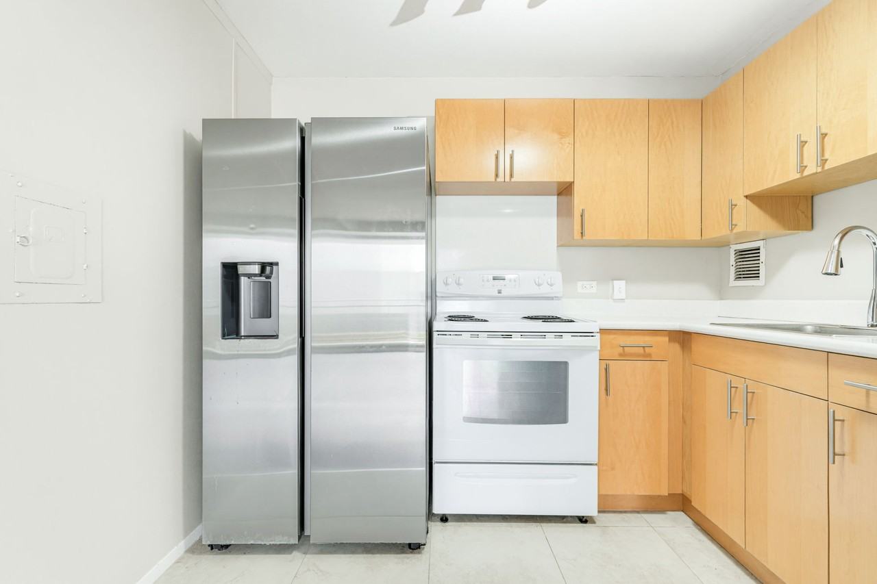 1415 Victoria St #1 - Photo 4 of 16