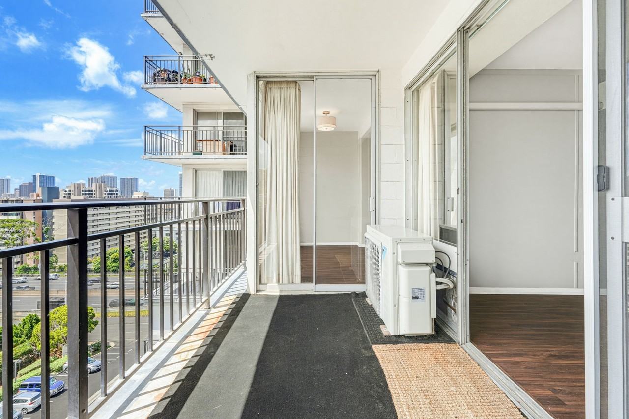 1415 Victoria St #1 - Photo 7 of 16