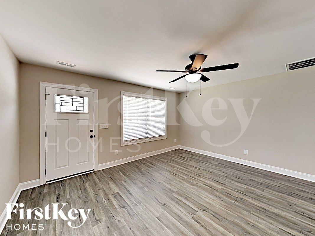 700 Margate Ave - Photo 2 of 16