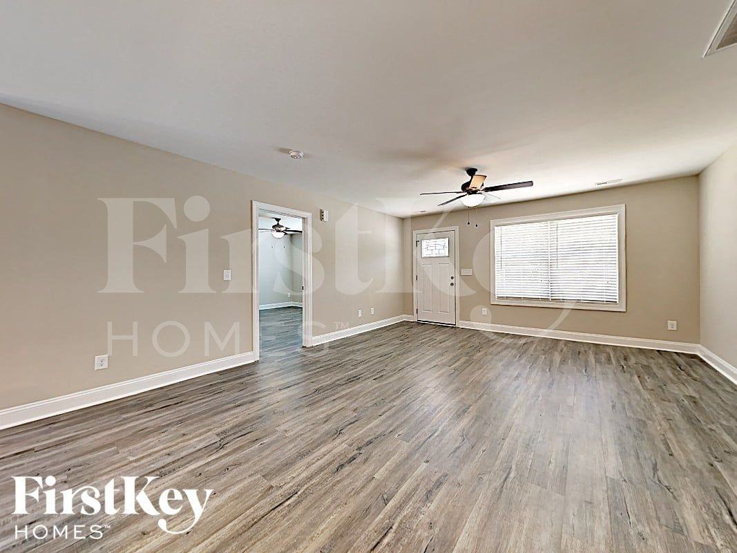 700 Margate Ave - Photo 4 of 16