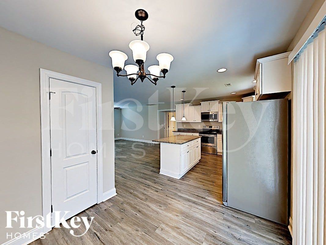 700 Margate Ave - Photo 6 of 16