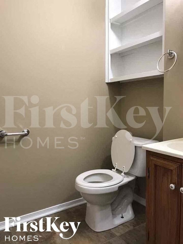6111 Dry Den Ct - Photo 6 of 15