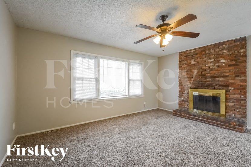 6003 E 95th Ter - Photo 3 of 15