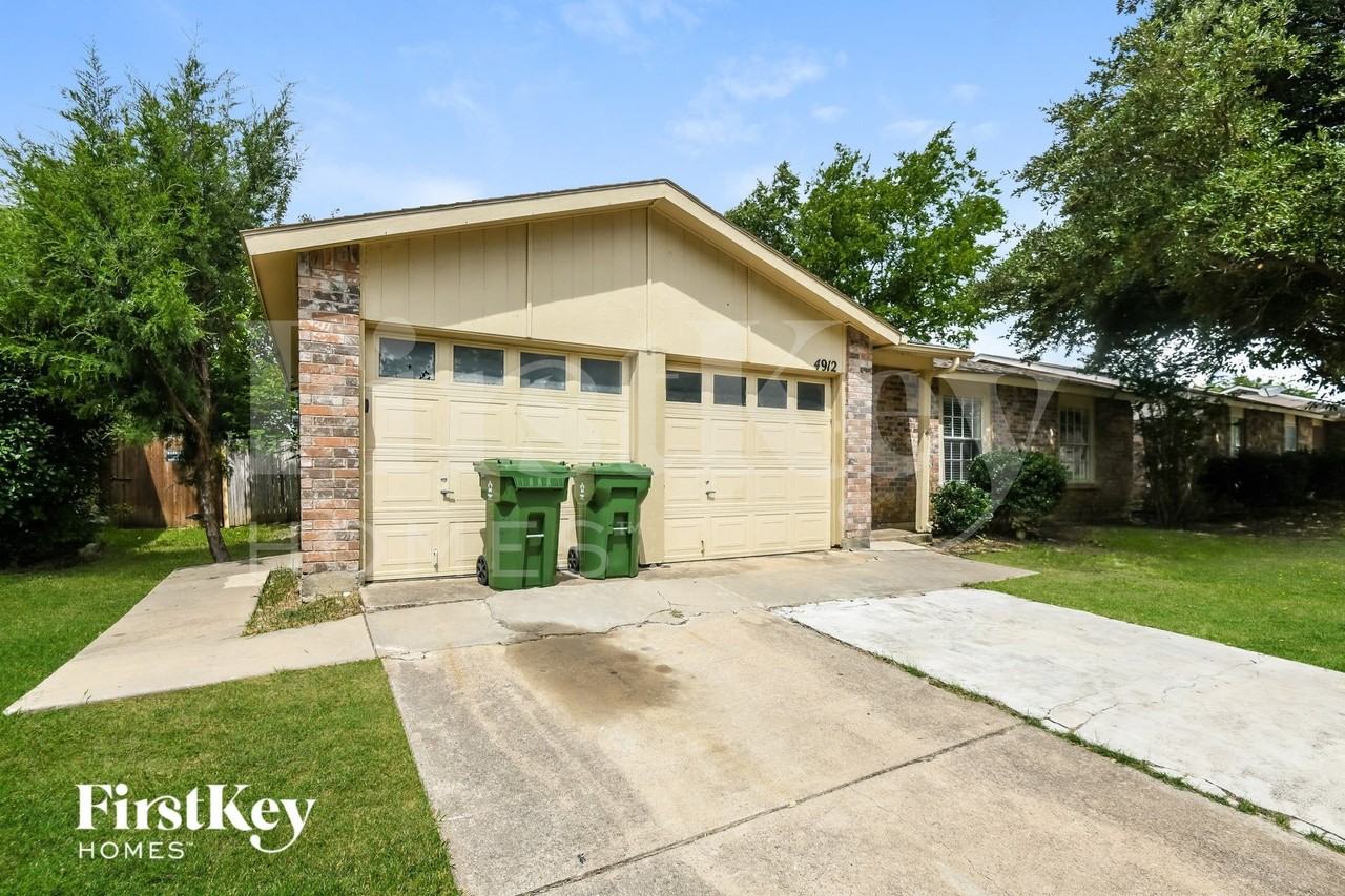 4912 Sandalwood Ln - Photo 2 of 15