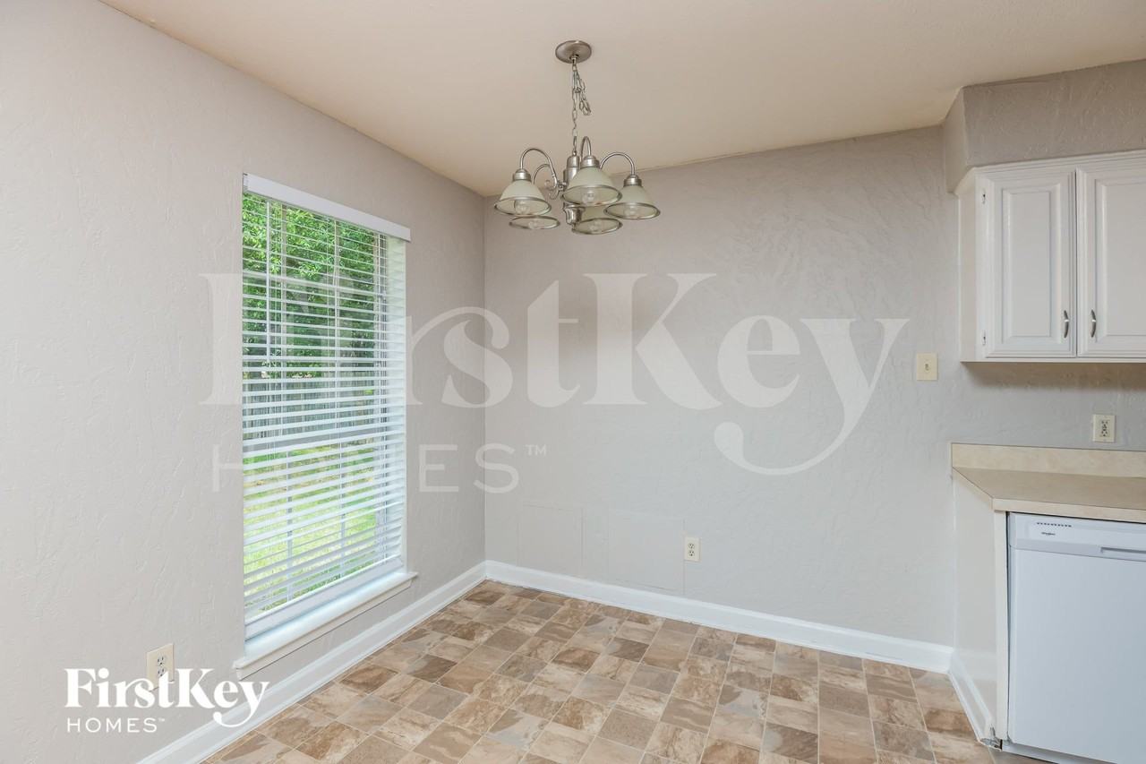 4912 Sandalwood Ln - Photo 6 of 15
