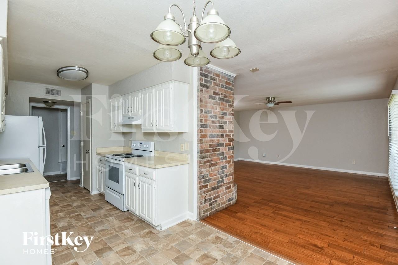 4912 Sandalwood Ln - Photo 7 of 15