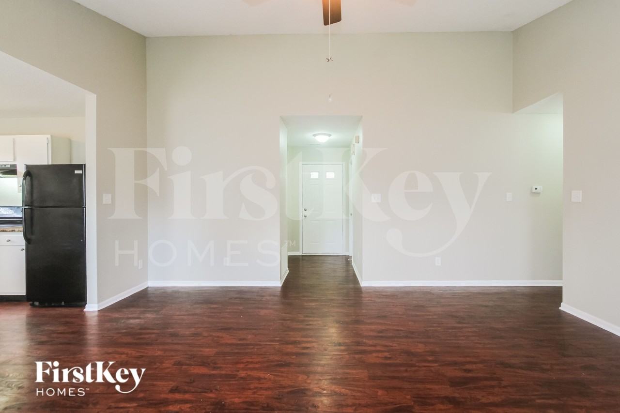 4007 Magnolia Dr - Photo 2 of 16