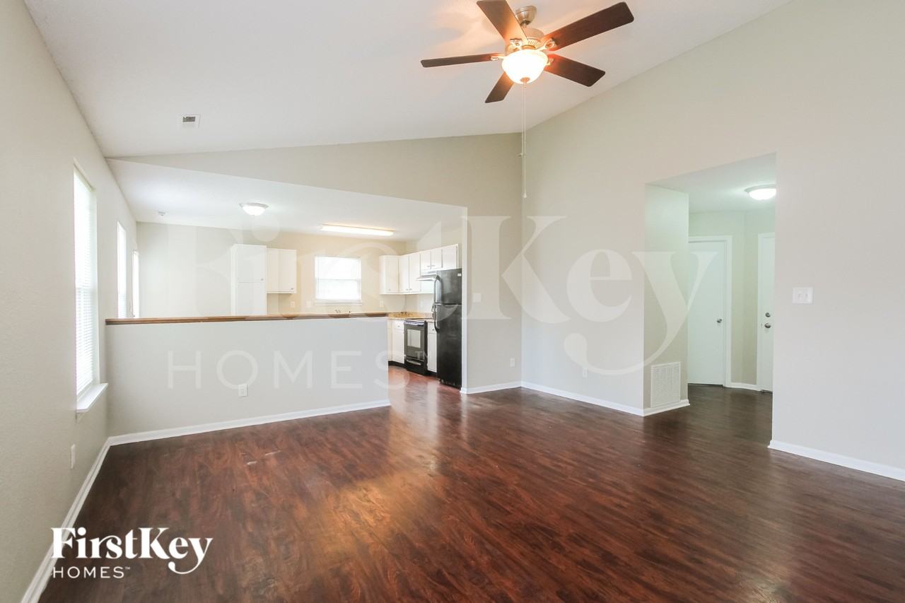 4007 Magnolia Dr - Photo 4 of 16