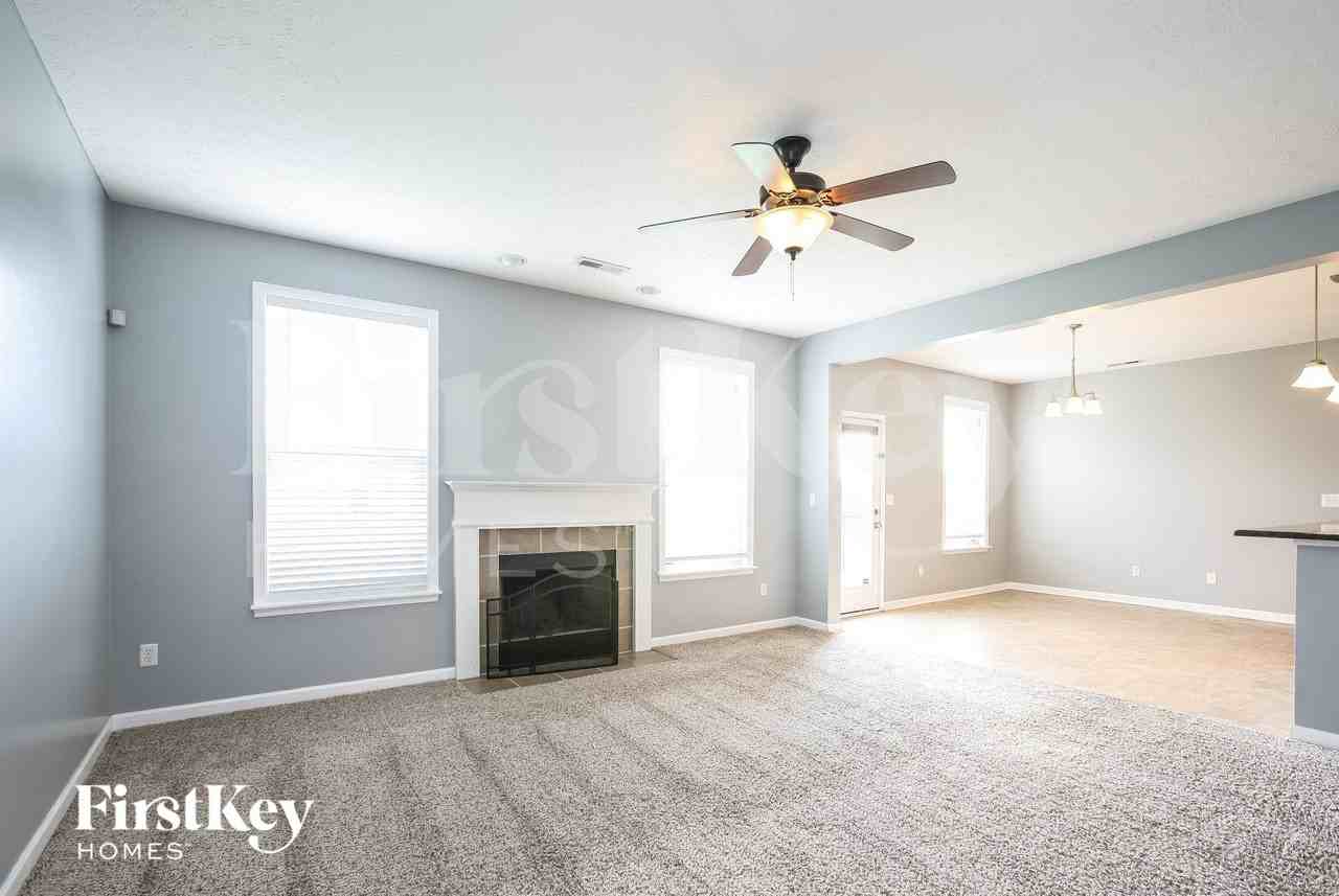 3476 Limelight Ln - Photo 3 of 15