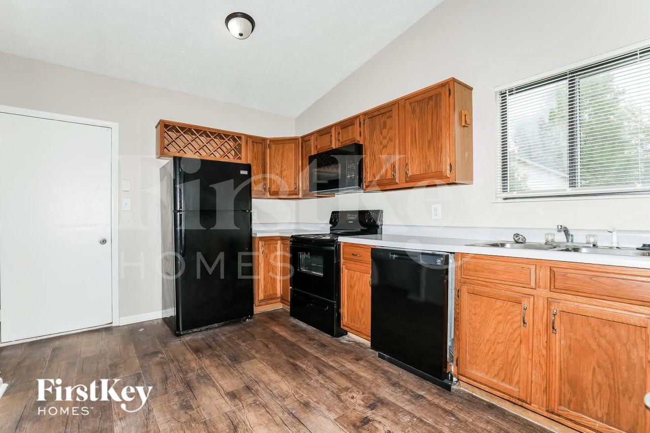 3022 Kyle Ct - Photo 7 of 16