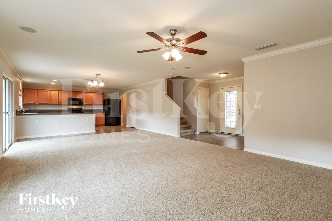 208 Straw Pond Way - Photo 4 of 15