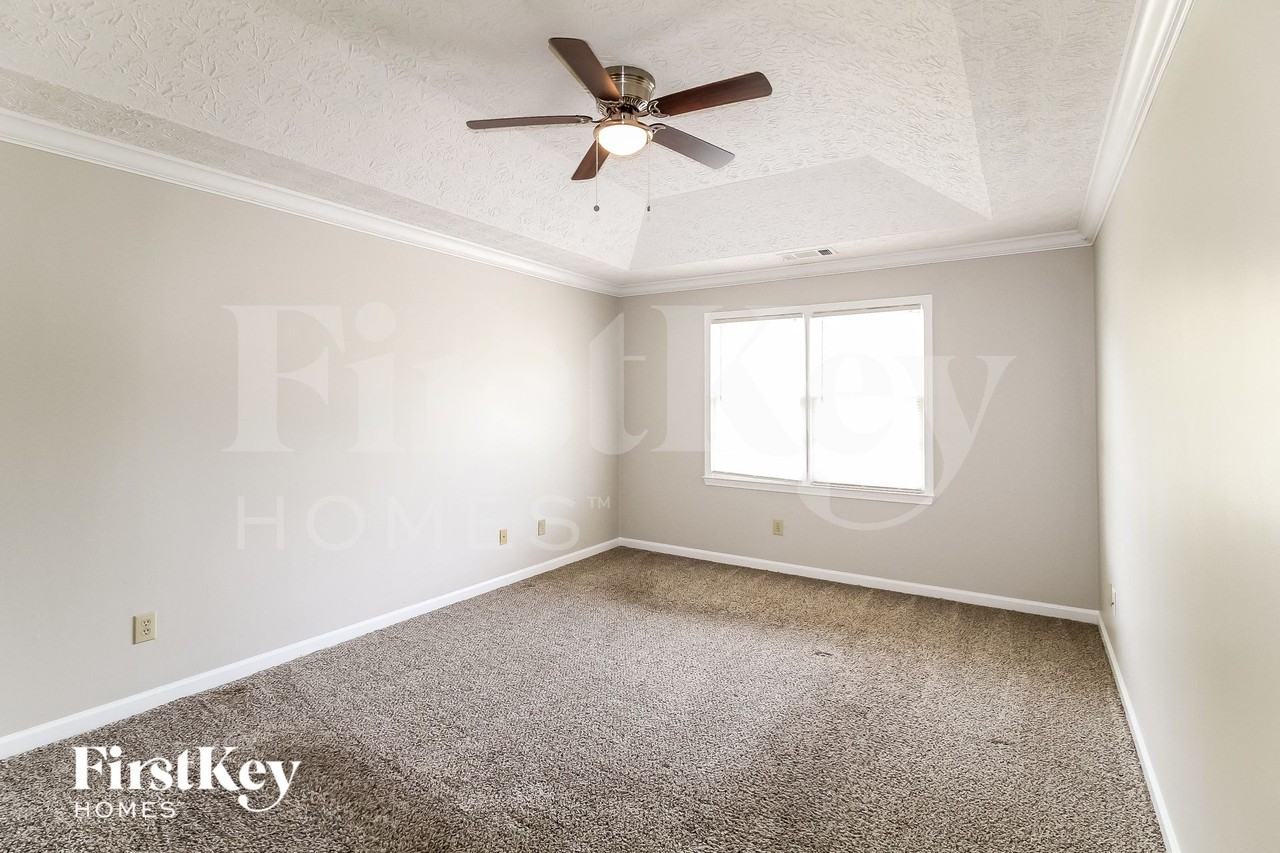 1845 Rockside Ln - Photo 6 of 14
