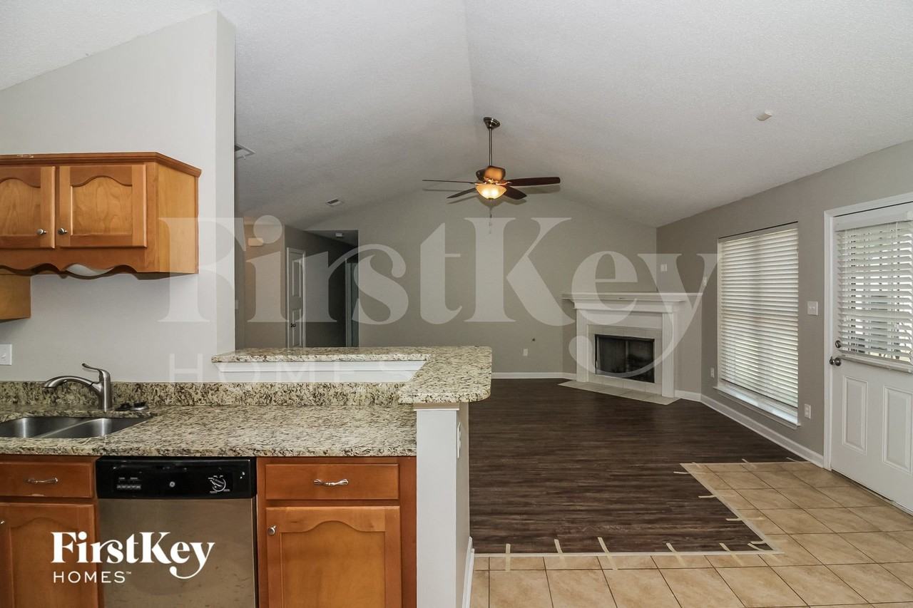 1836 Roy Dr - Photo 6 of 15
