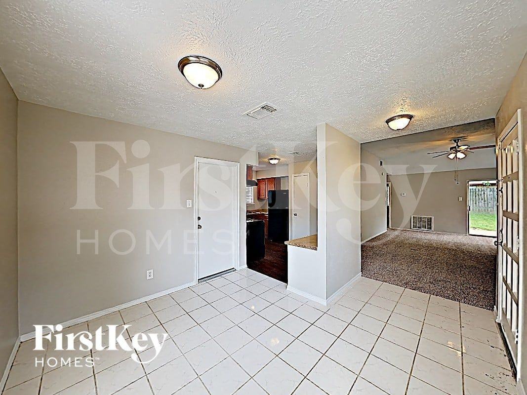 17326 Davenway Dr - Photo 6 of 13