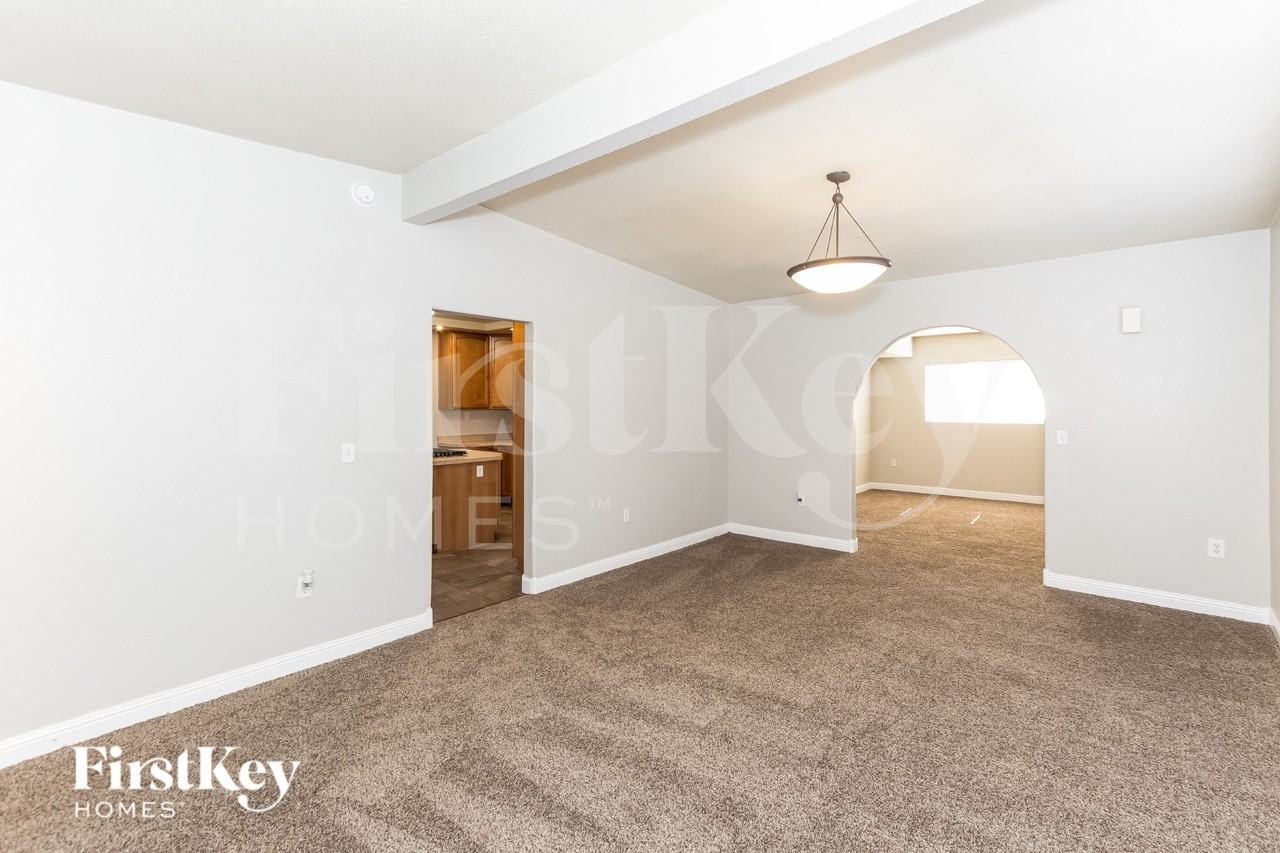 1692 Capistrano Ave - Photo 5 of 19