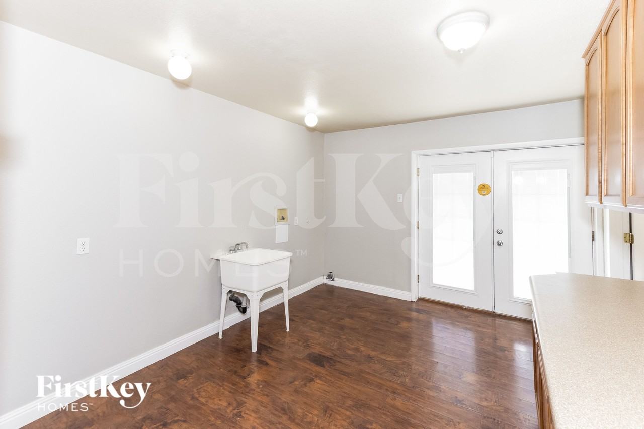 1692 Capistrano Ave - Photo 6 of 19